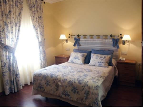 Hotel Victoria Zafra Exterior photo
